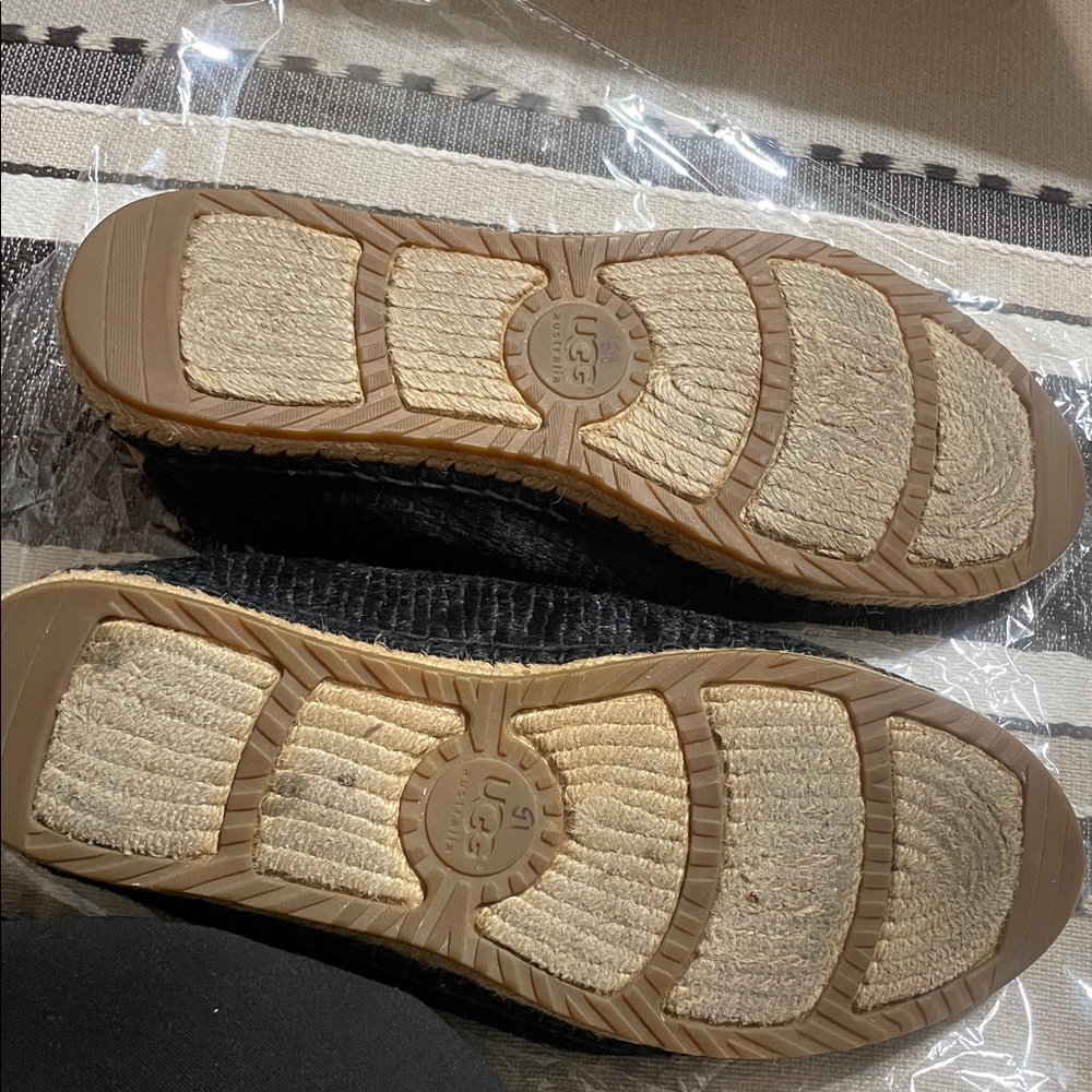 Ugg black sandrinne calf hair scales loafer size 9 - Picture 5 of 7